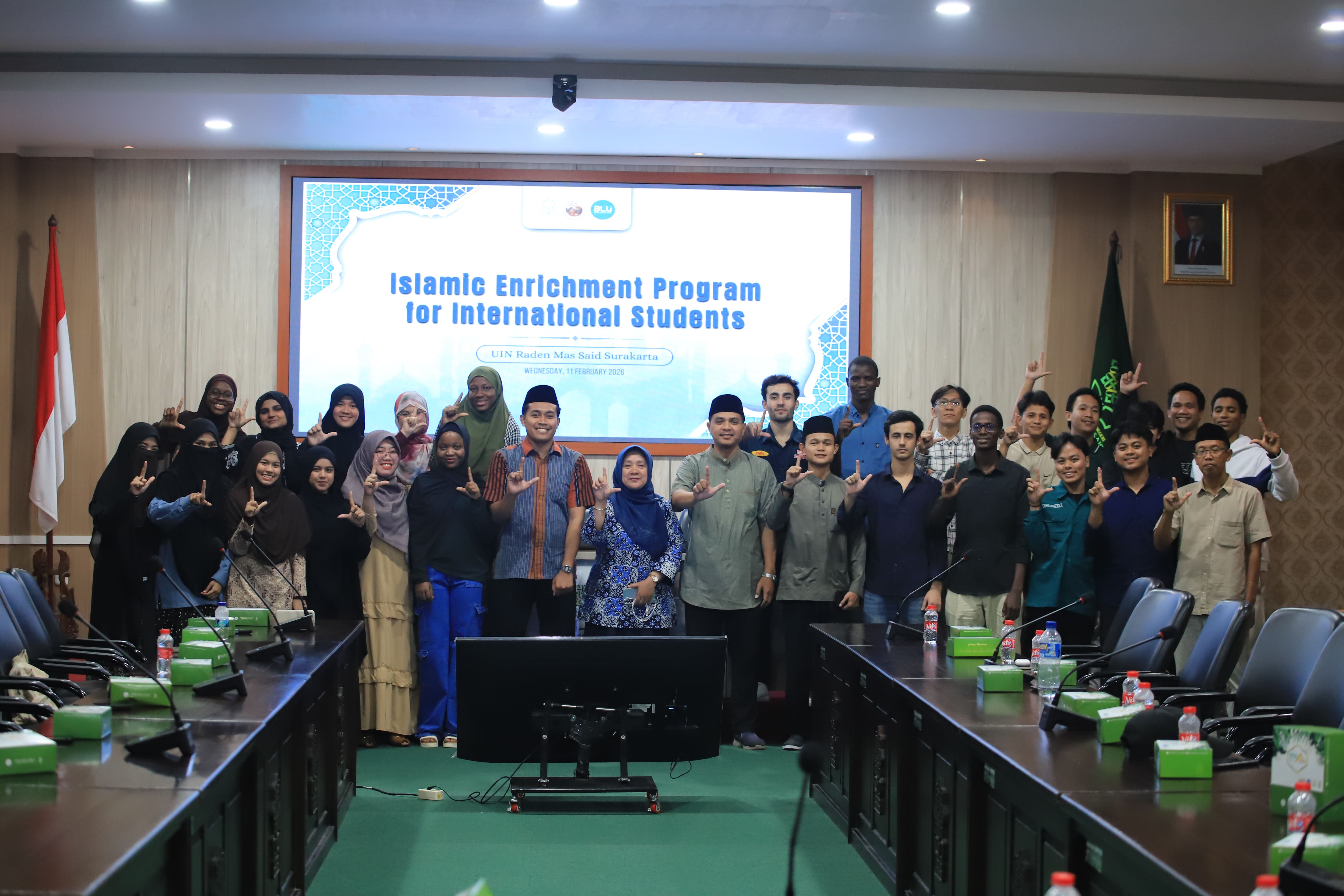 Image: Group photo with several foreign students from 9 countries who were awarded scholarships from UPZ UIN Surakarta, Wednesday, (11/02/2026)